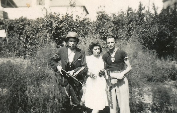 René Cadel à gauche (avec le casque) et Guy Péron à droite en août 1944